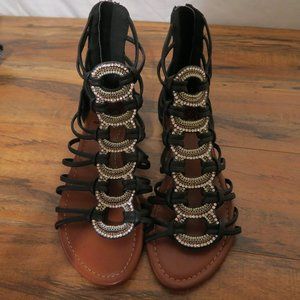 Daisy Fuentes Oliver Flat Gladiator sandals